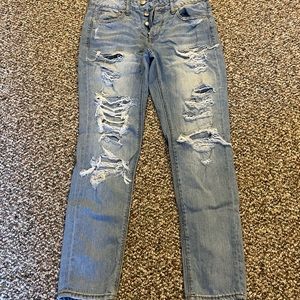 AMERICAN EAGLE TOMGIRL RIPPED JEANS SIZE 2